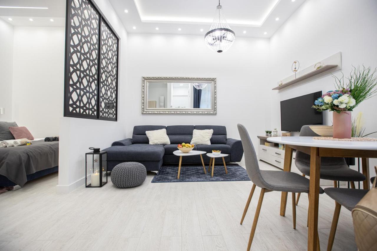 Theatre Square Apartments Novi Sad Bagian luar foto