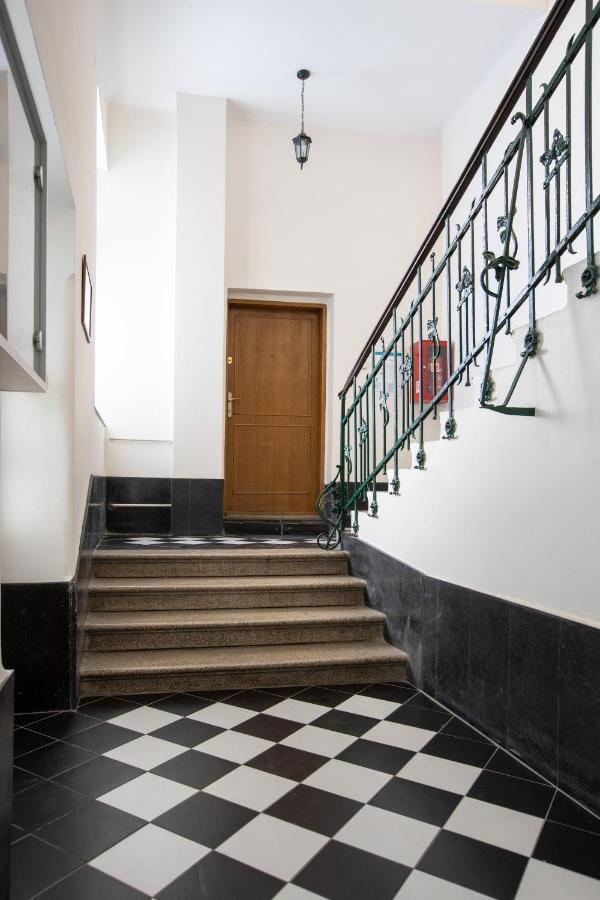 Theatre Square Apartments Novi Sad Bagian luar foto
