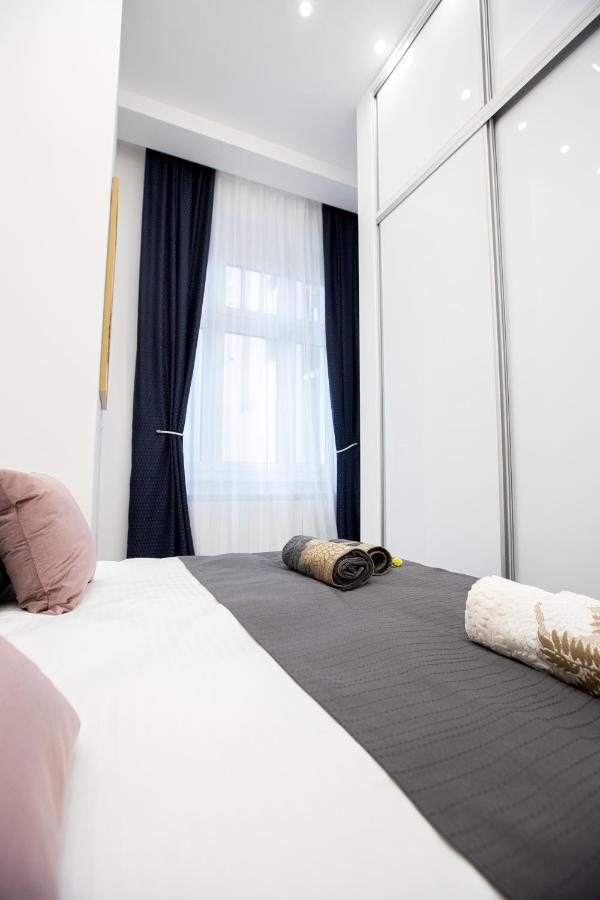 Theatre Square Apartments Novi Sad Bagian luar foto