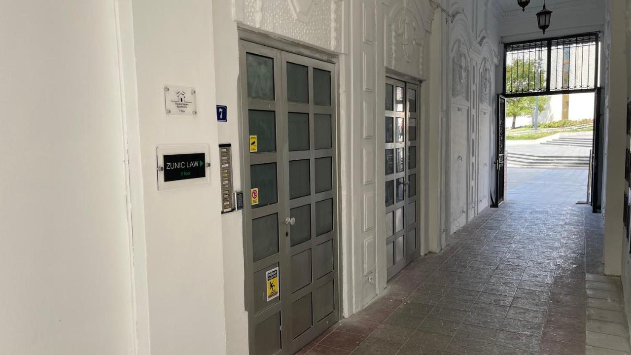 Theatre Square Apartments Novi Sad Bagian luar foto